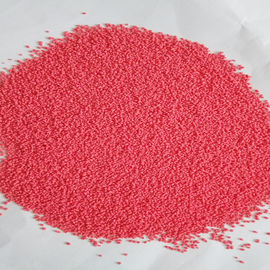 A cor salpica os salpicos vermelhos profundos - salpicos vermelhos do sulfato de sódio para o pó detergente